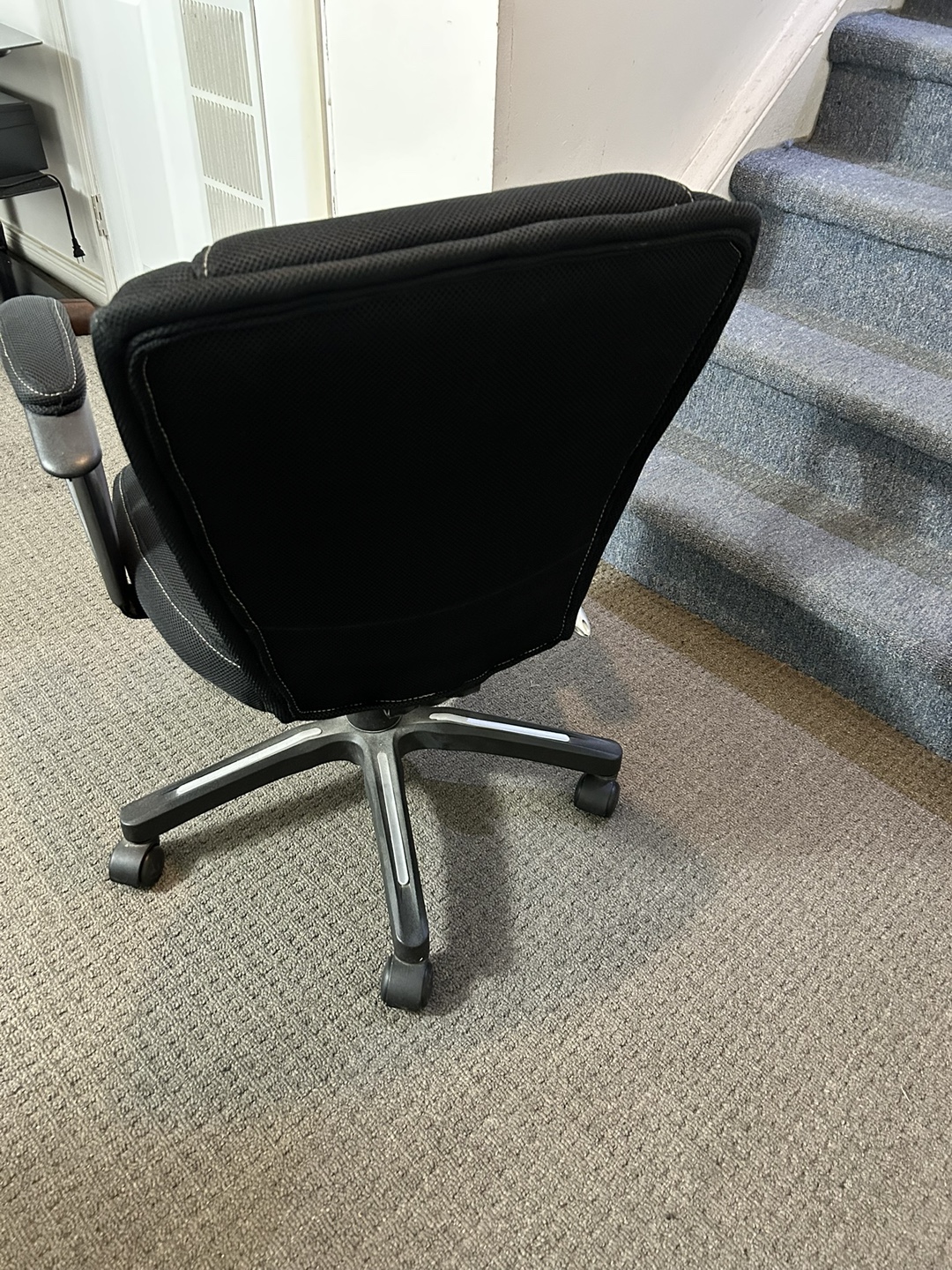 Black Office Chair - photo 3