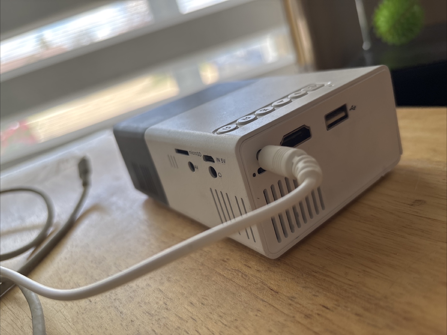 Compact Projector - photo 3