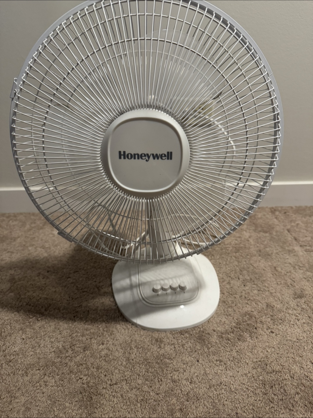 Honeywell Table Fan - photo 3
