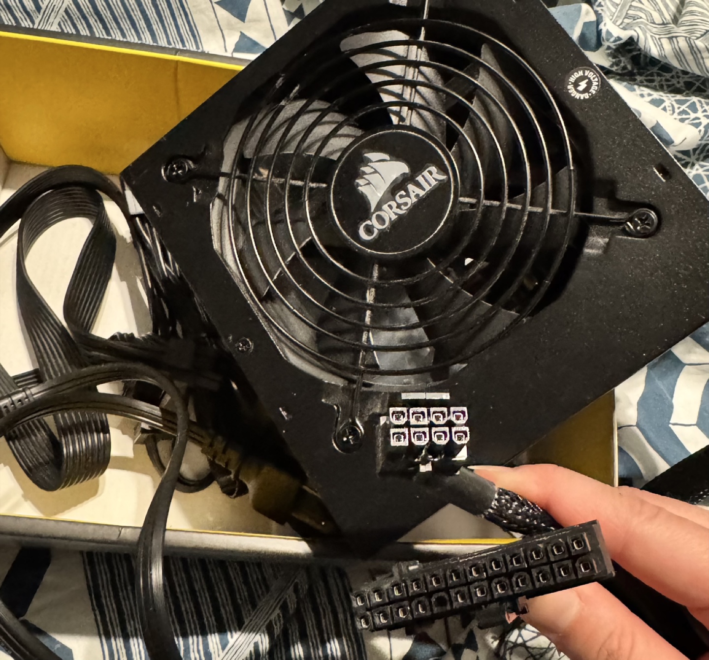 Corsair CX650M Power Supply - photo 4