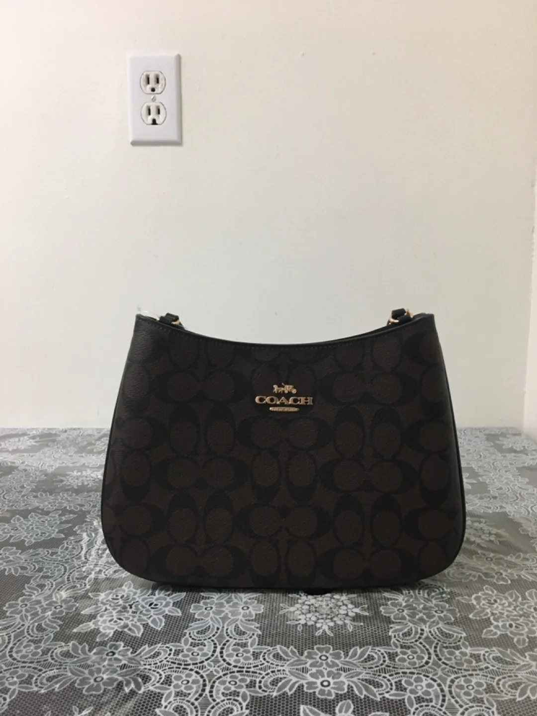COACH WOMAN’S HANDBAG