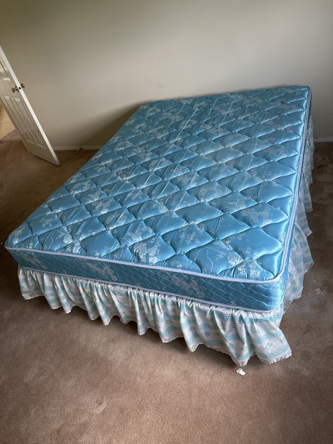 Queen Size Mattress with Box and Steel Frame - photo 4
