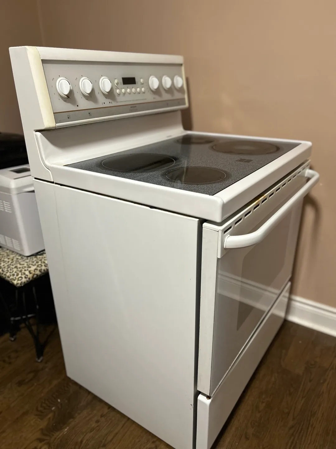 Frigidaire Electric Range thumbnail