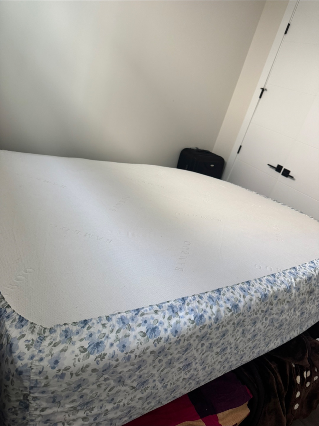 Luxurious king  Mattress with 2 mattress protectors - photo 5