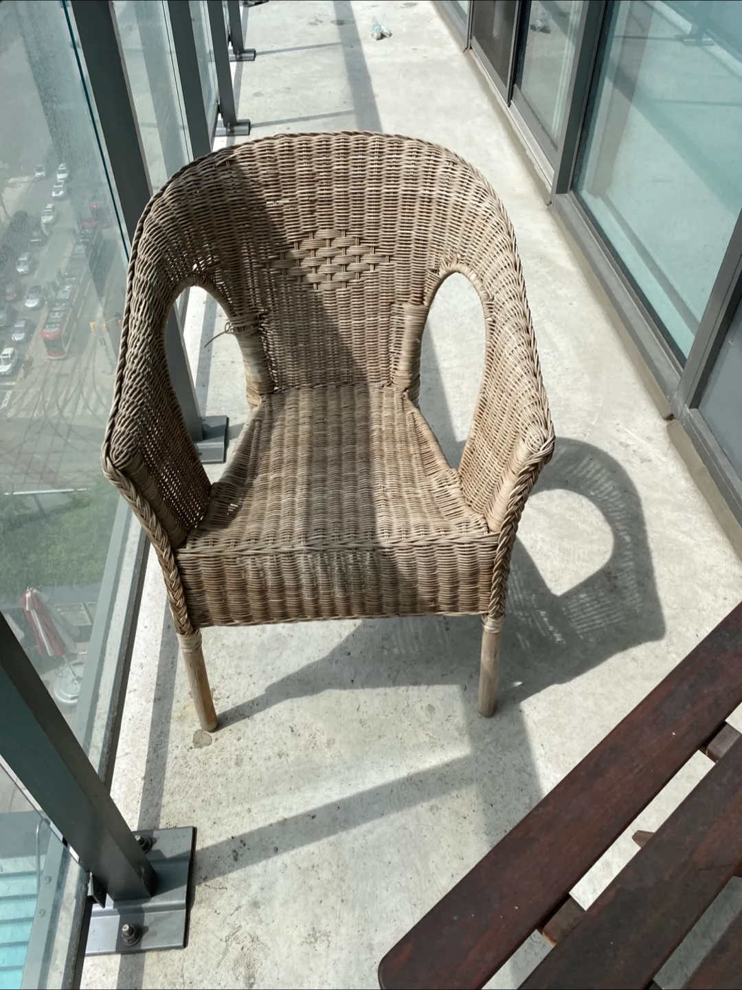 Outdoor Set: Table, Chair & Faux Plants 🌿 image indicator(3)