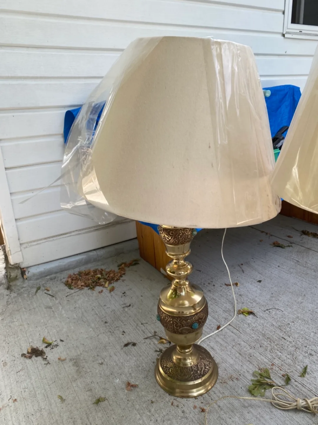 Pair of Vintage Brass Lamps image indicator(3)