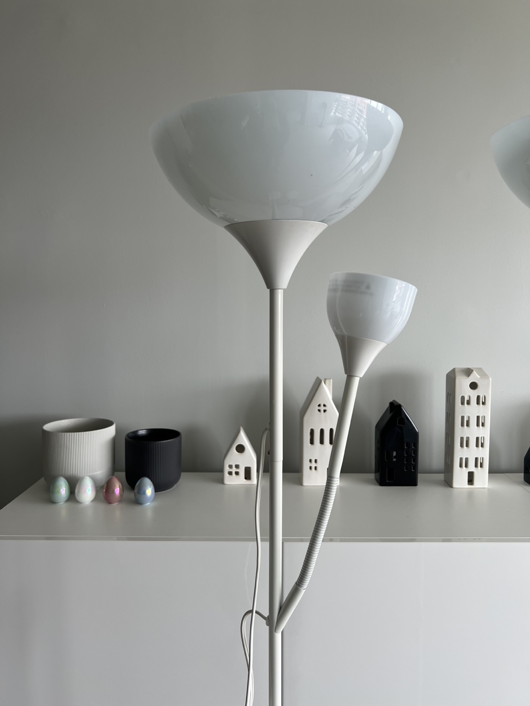 Two White Floor Lamps (price for both) - photo 3