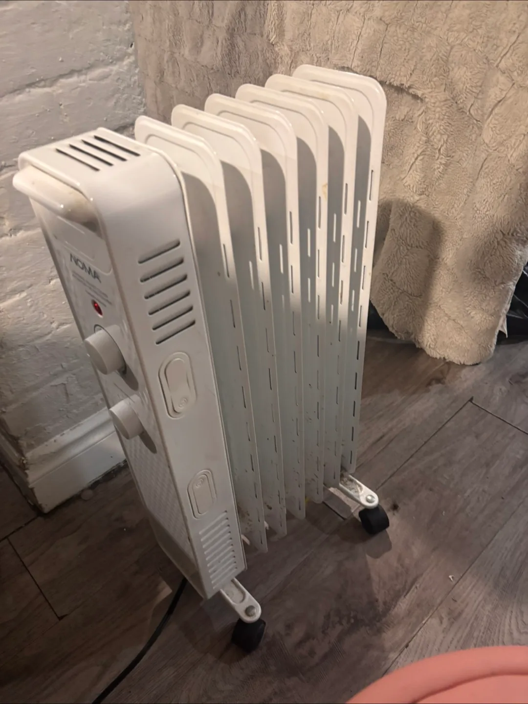 NOMA Oil-Filled Radiator Heater image indicator(2)