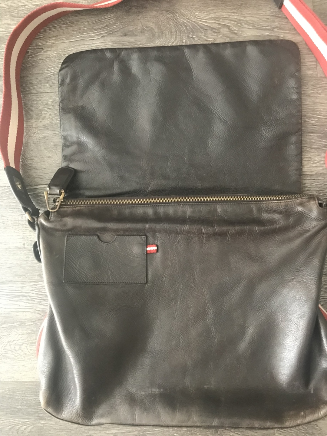 Authentic Bally Messenger Bag - photo 2