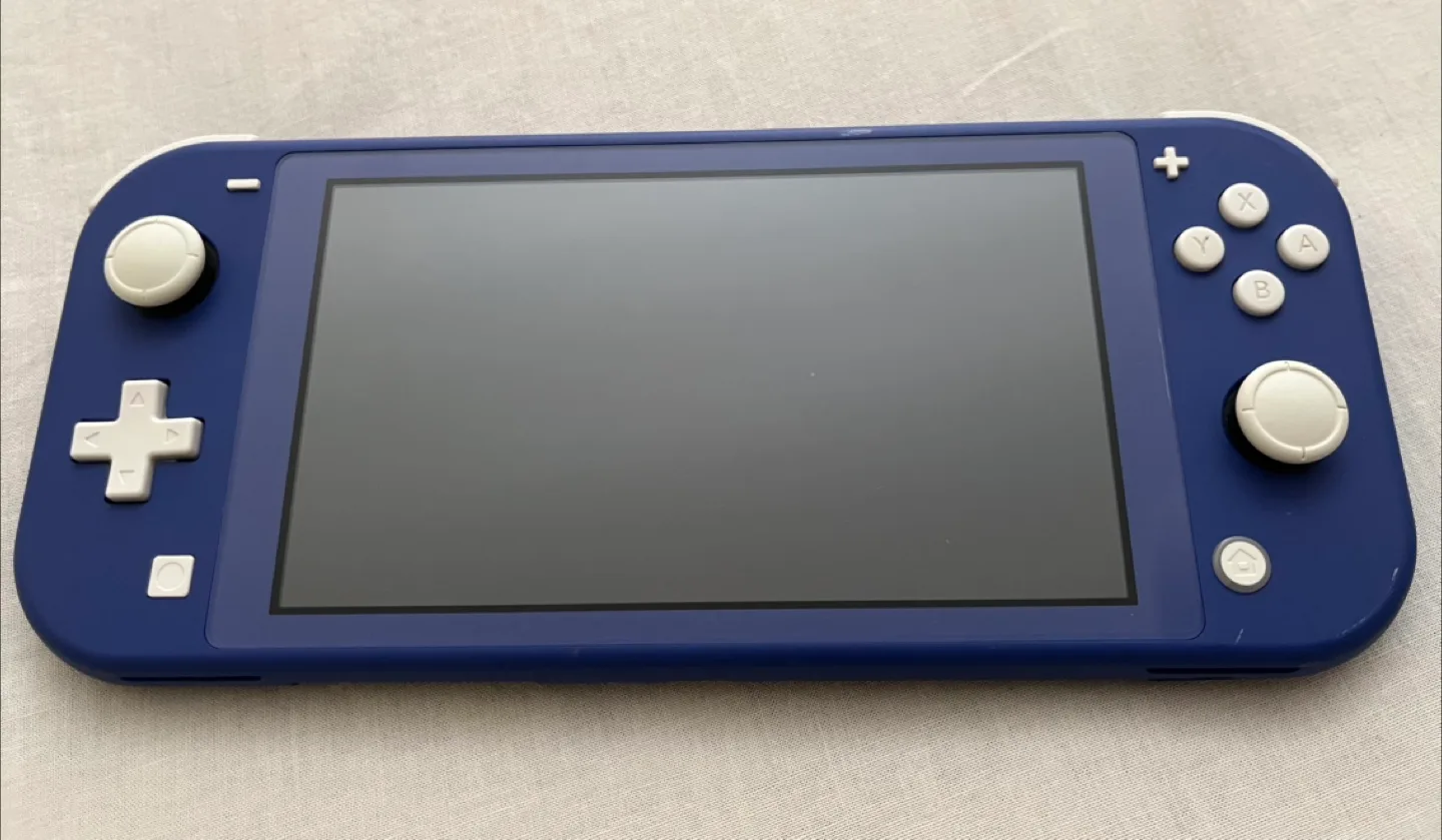 Nintendo Switch Lite - Blue image indicator(2)