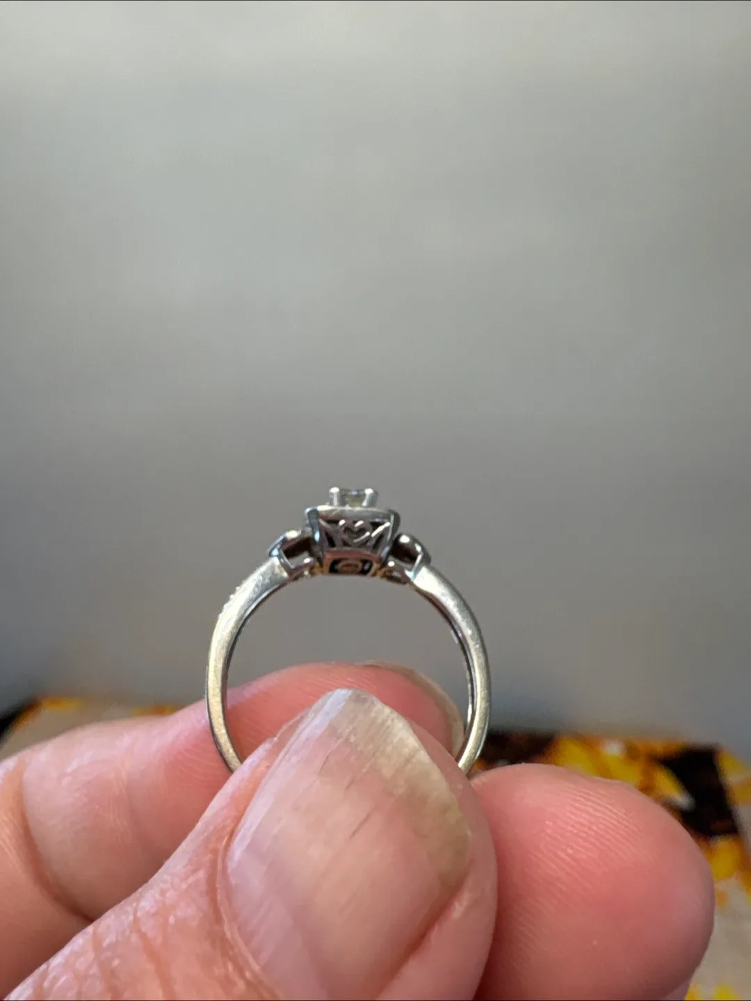 Diamond engagement ring in white gold 10k image indicator(3)