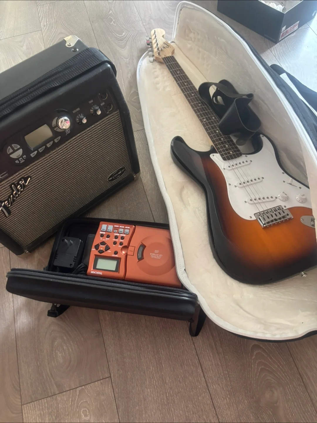 Guitar, Amplifier and Accessories Bundle thumbnail