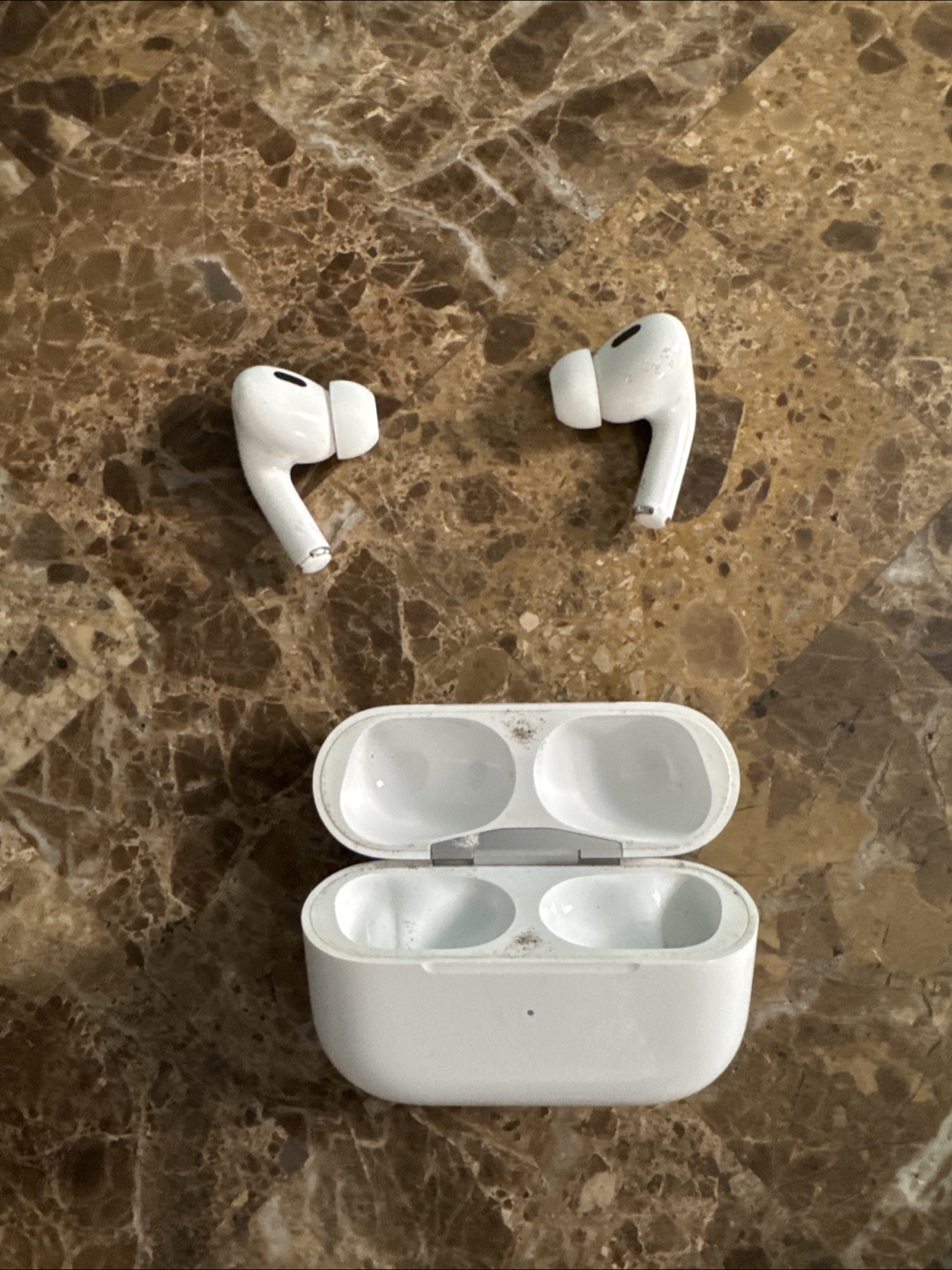 White Wireless Earbuds - photo 2