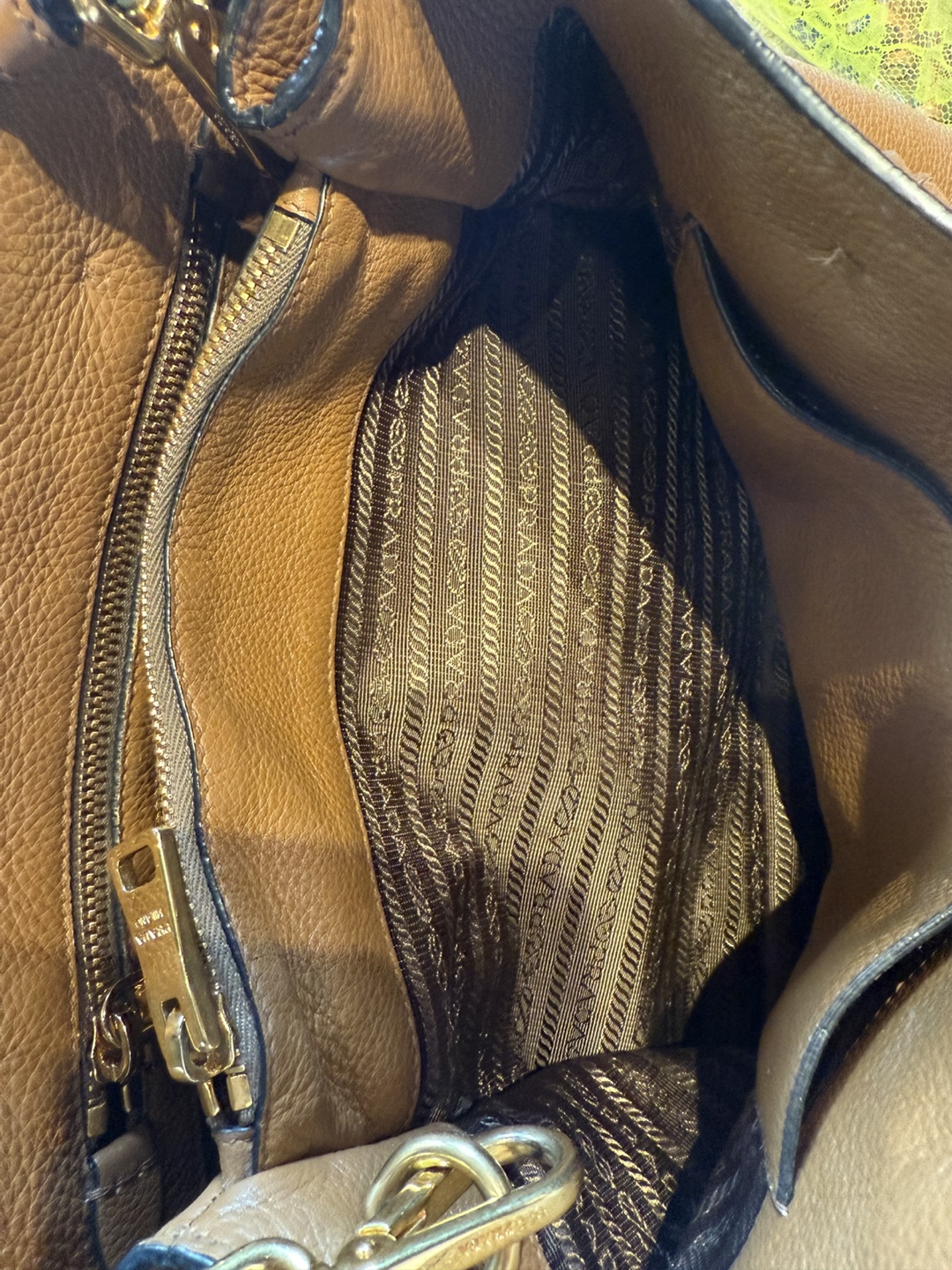 Prada Brown Leather Handbag - photo 3