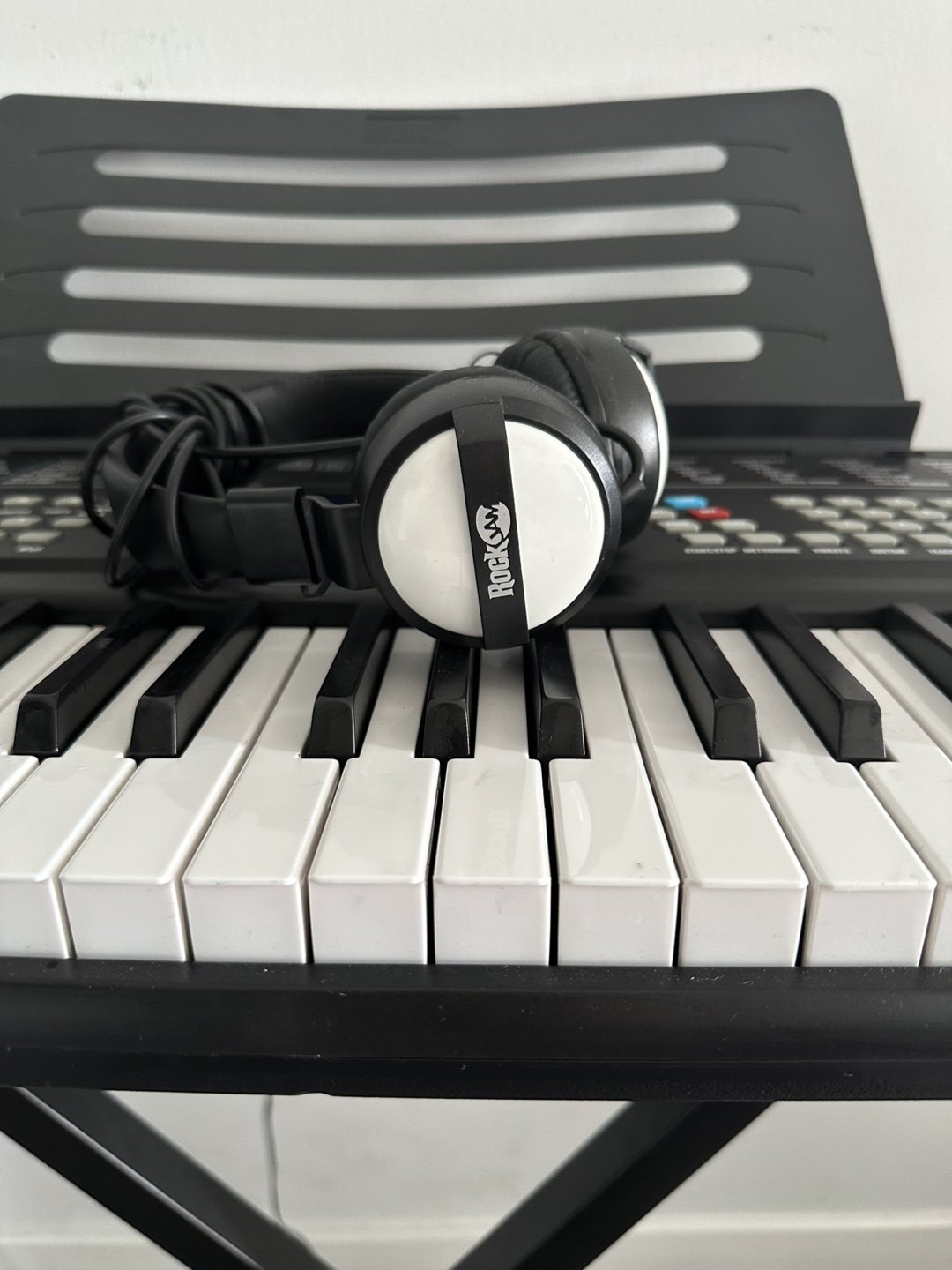 Keyboard, Stool, Headphones Bundle - photo 5