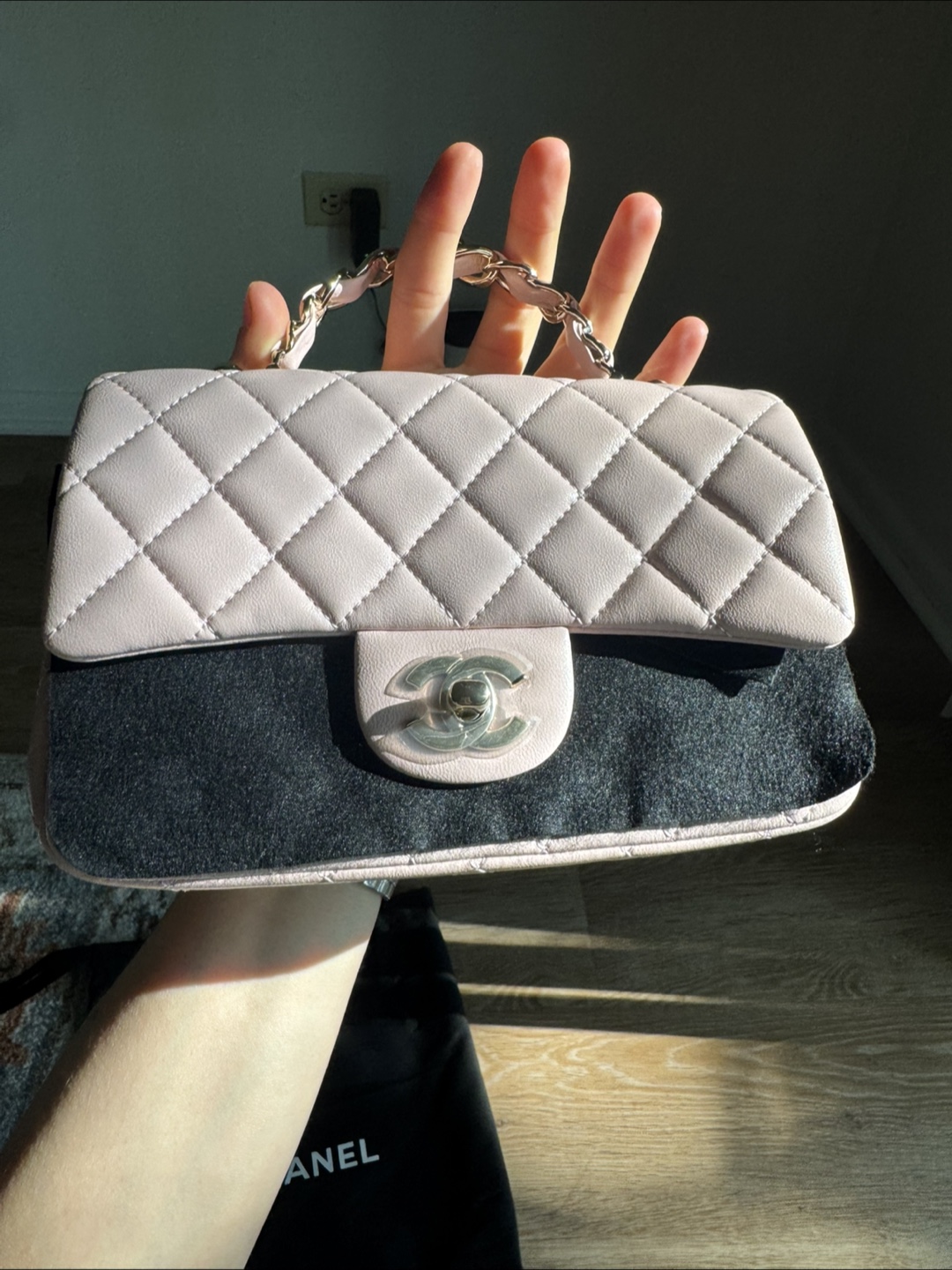 Chanel Pink Quilted Handbag - photo 5