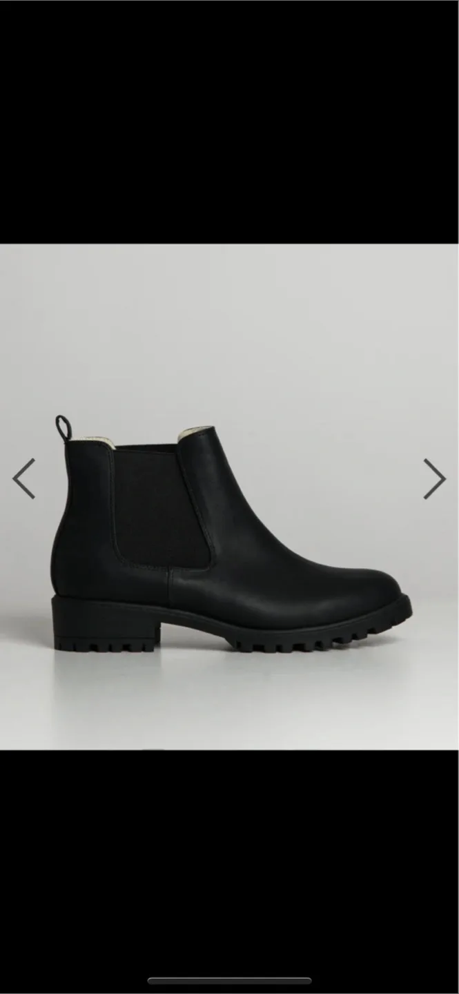 DLG Black Ankle Boots - Size 7.5 image indicator(5)