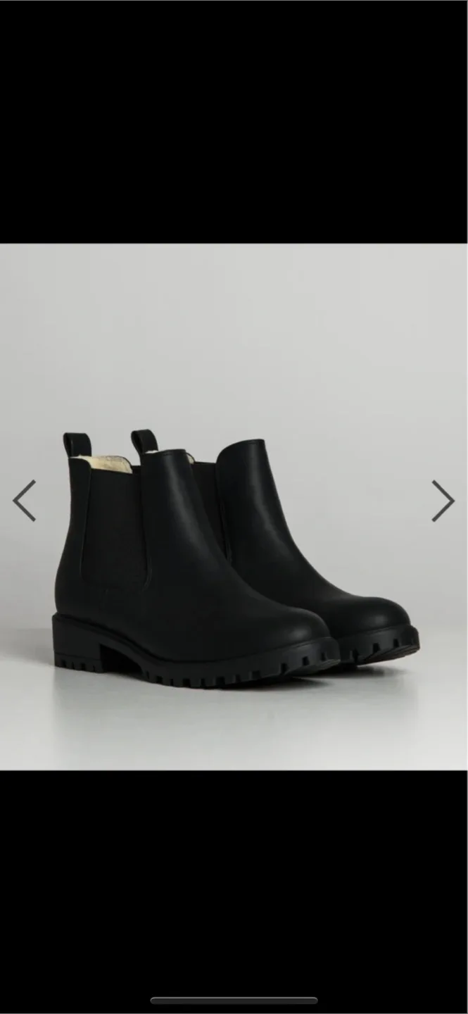 DLG Black Ankle Boots - Size 7.5 image indicator(6)