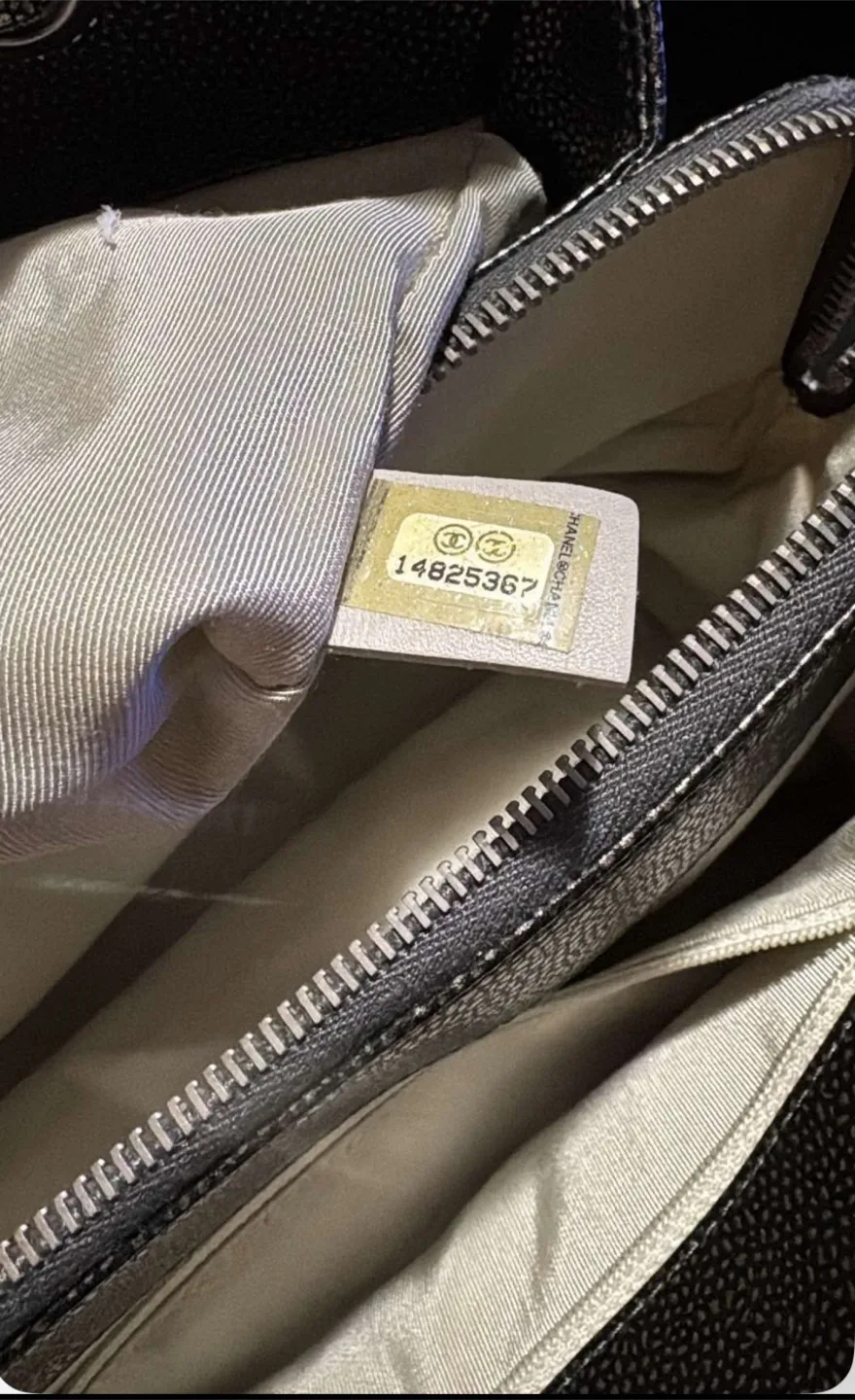 💚🥕Chanel Quilted Handbag image indicator(6)