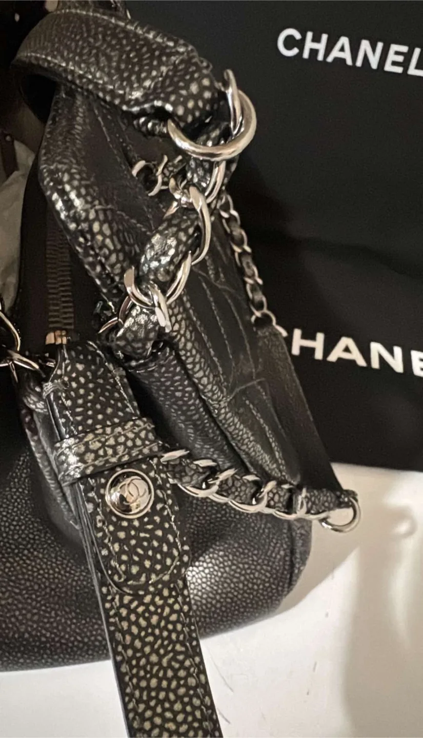 💚🥕Chanel Quilted Handbag image indicator(10)