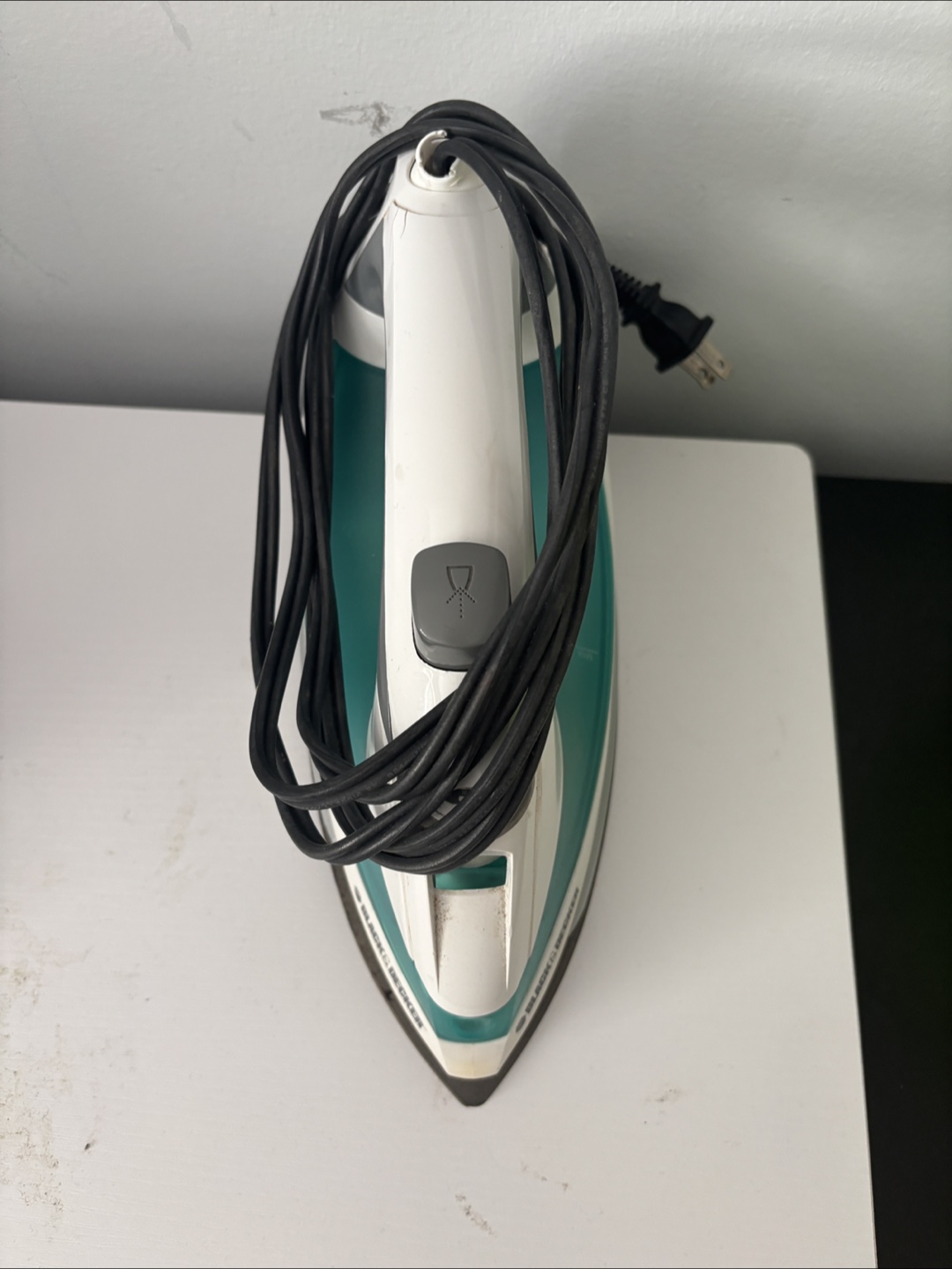 BLACK+DECKER Steam Iron - photo 2