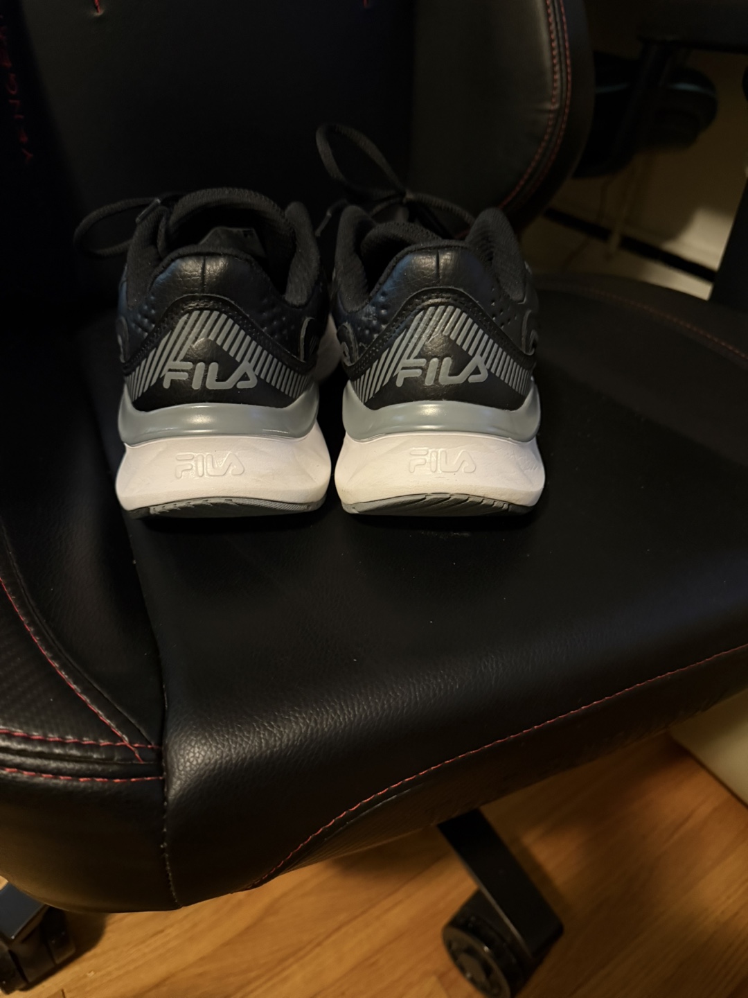 Men’s Fila Running Shoes Size 9 - photo 4