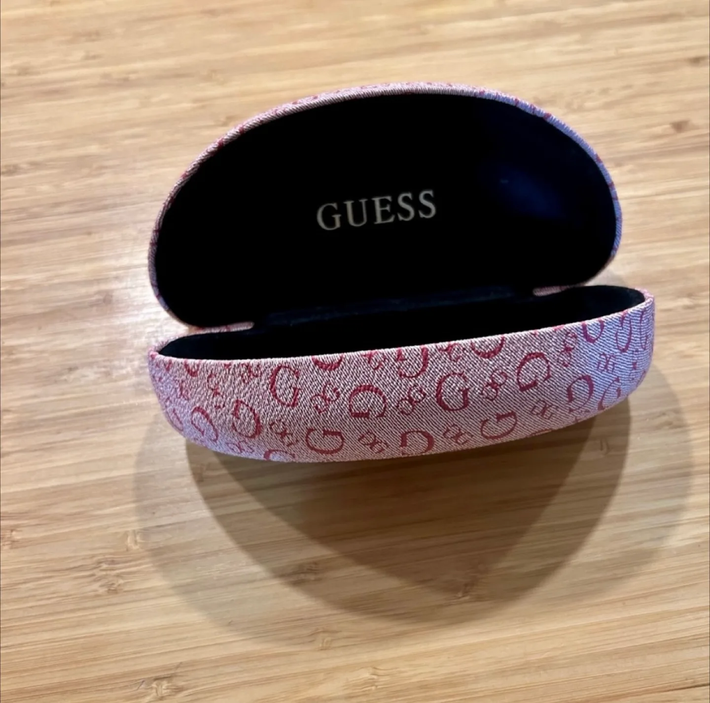 GUESS Eyeglass Case thumbnail