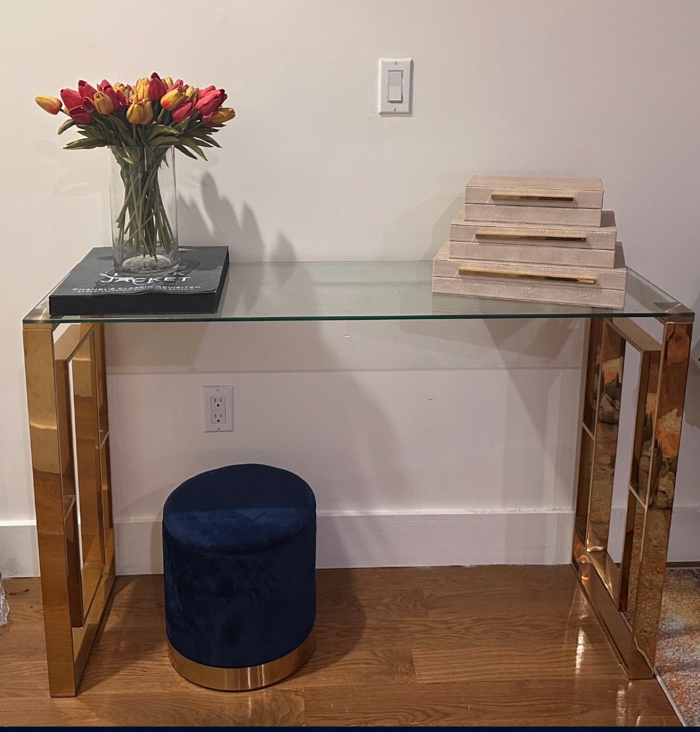 Stylish Modern Console Table - photo 2