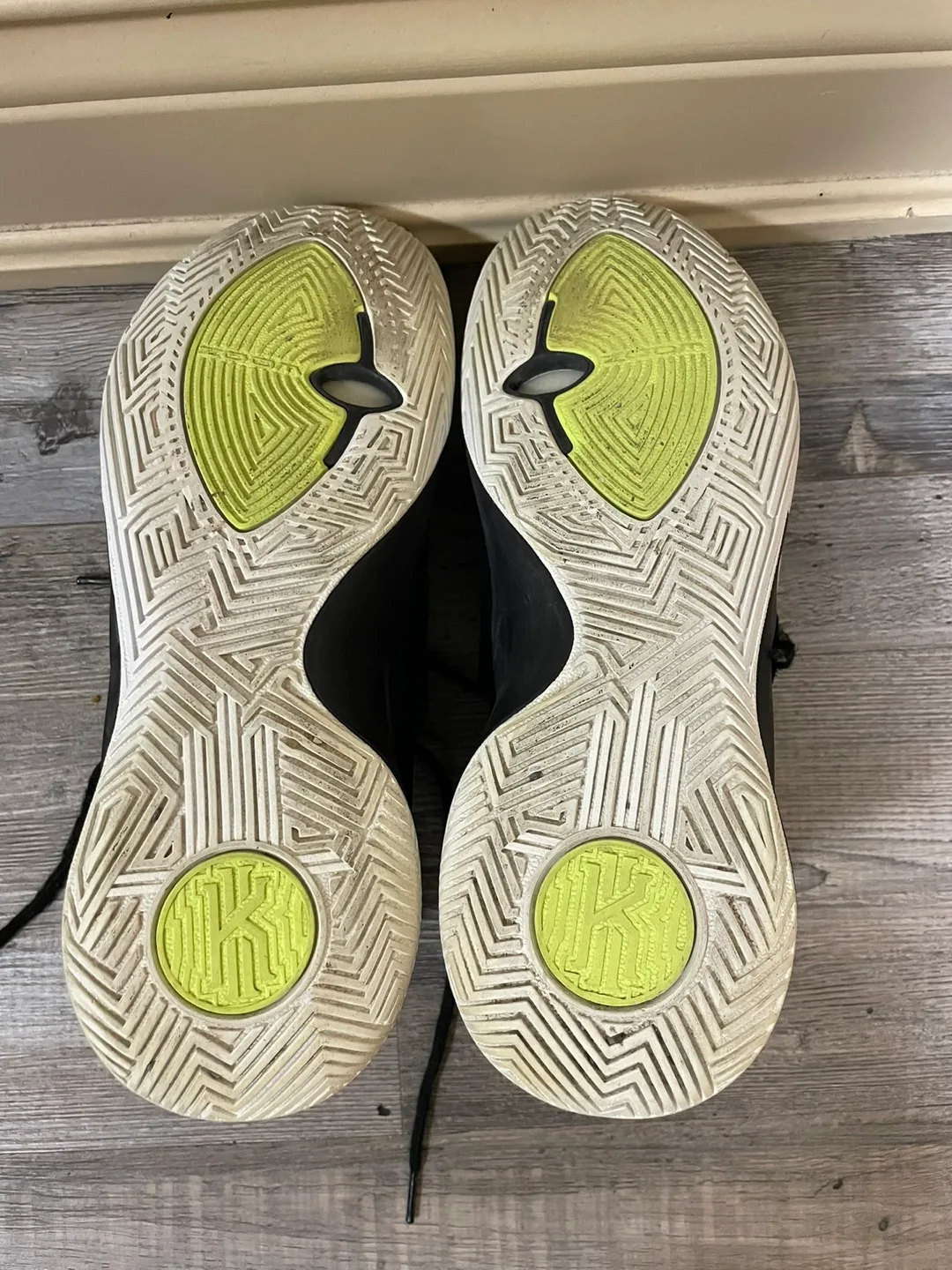 Nike Kyrie Basketball Sneakers image indicator(4)