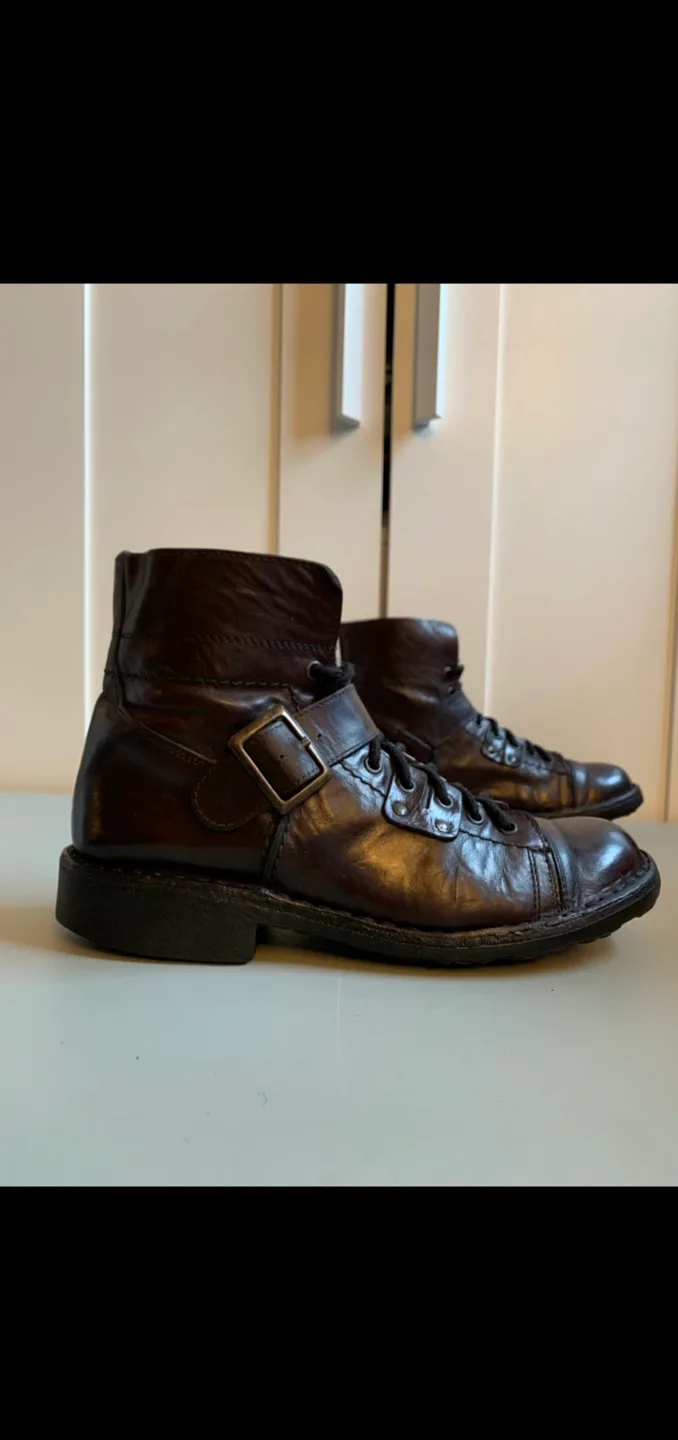 Bata Men’s Leather Boots: Size 8.5 US image indicator(6)