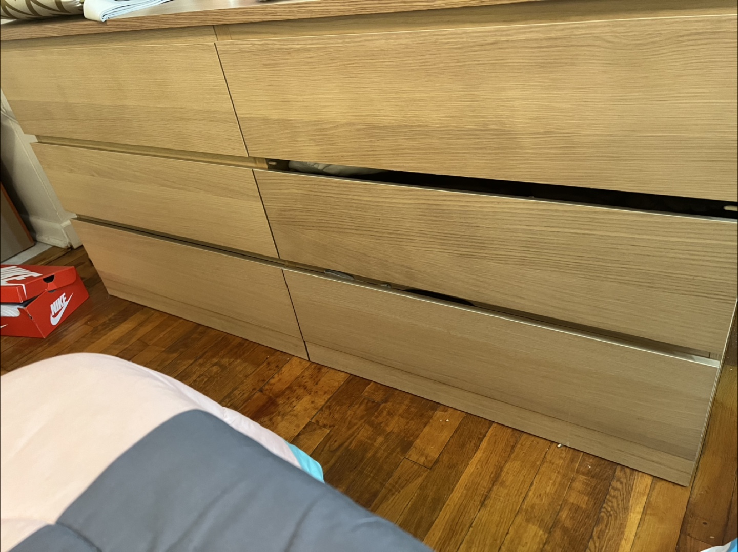 Wooden Dresser with 6 Drawers