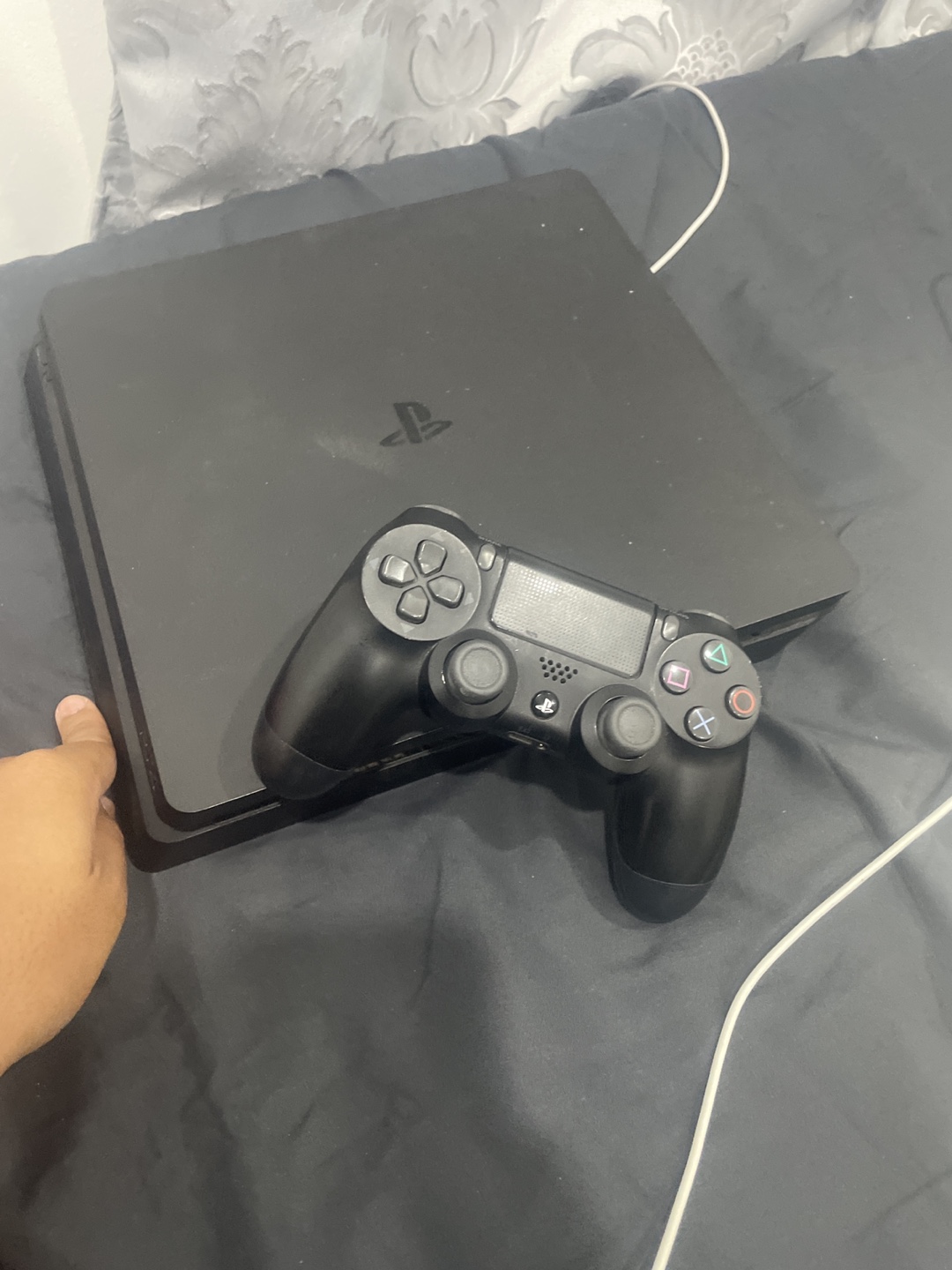 PlayStation 4 Console & Controller - photo 2