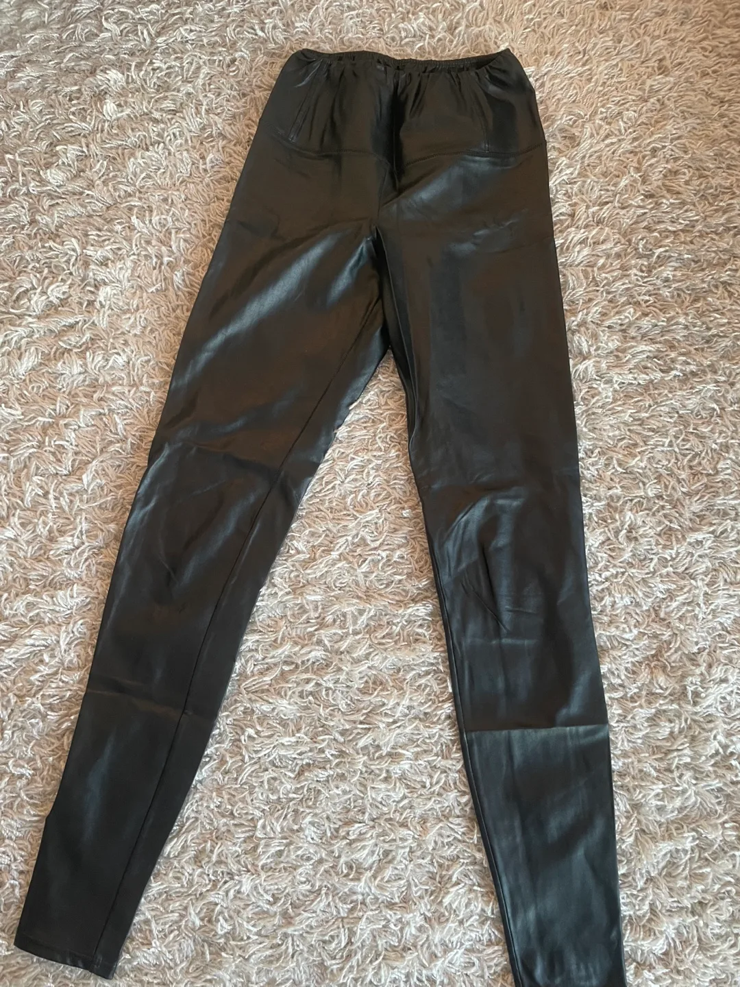 Aritzia Wilfred Free Faux Leather Leggings - XS thumbnail