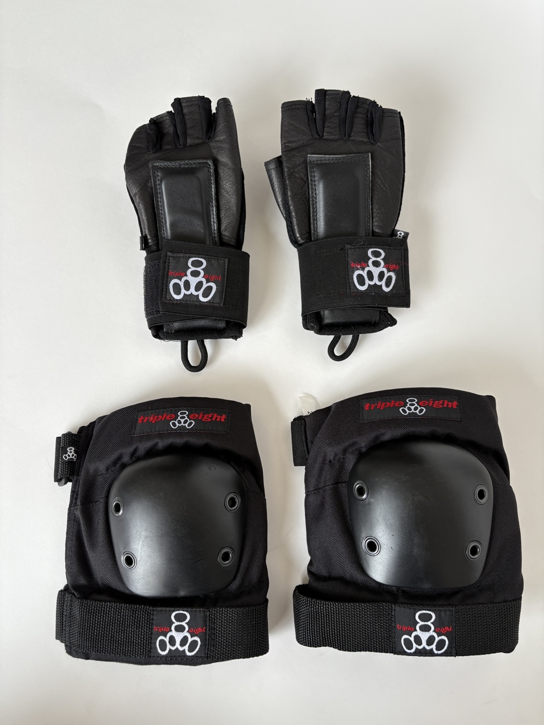 Triple Eight Wrist Guards (M) & Knee Pads (XL)