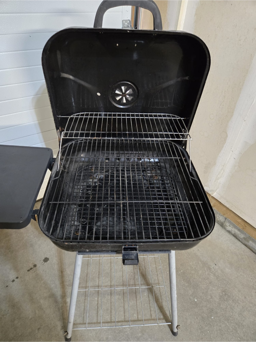 Charcoal BBQ Grill - photo 2