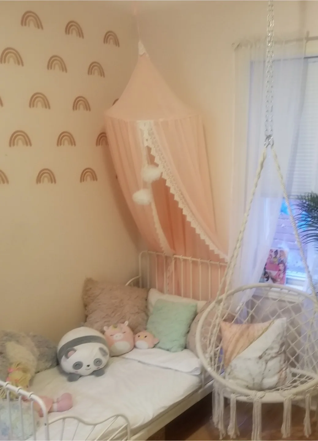 Canopy with pompom thumbnail