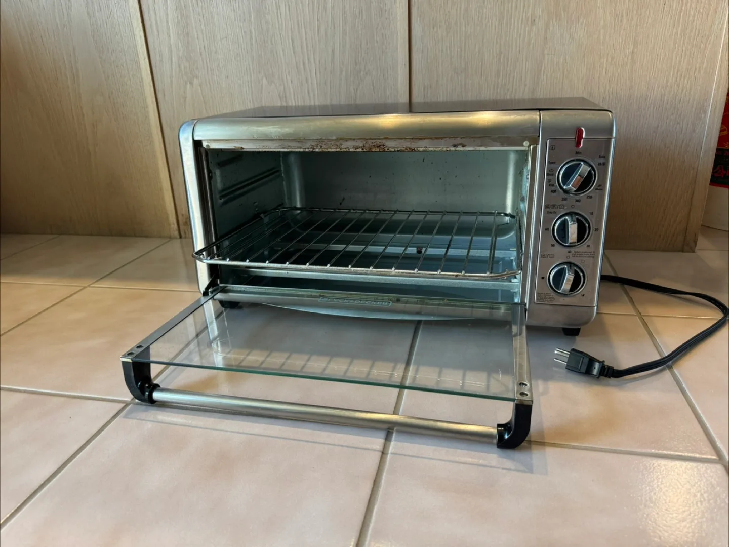 Black+Decker Extra Wide Toaster Oven image indicator(5)