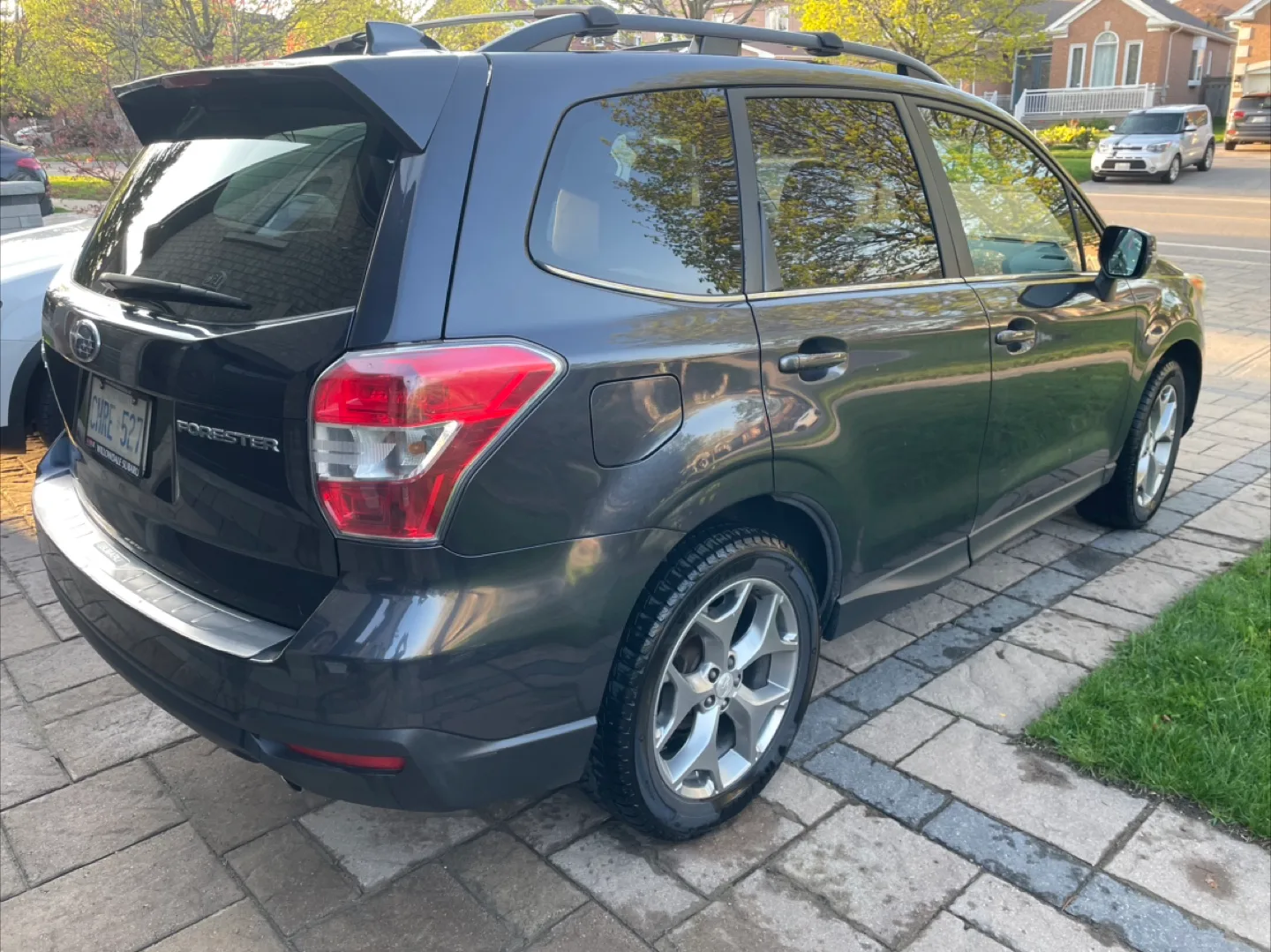 2016 Subaru Forester 2.5L SUV image indicator(2)