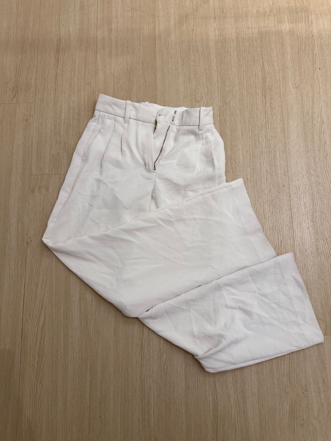 Aritzia Effortless Pants