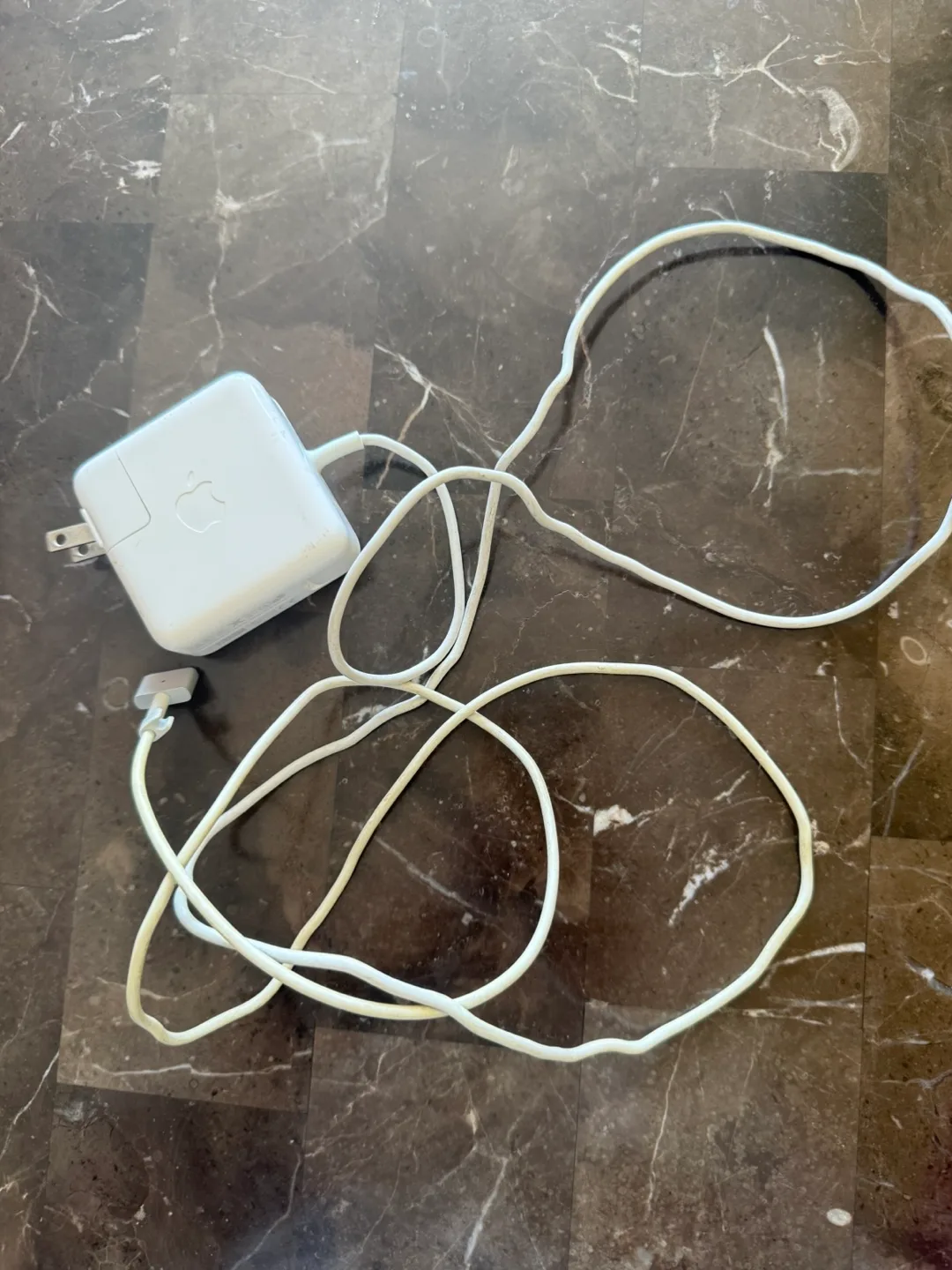 Apple MacBook Charger 🥕 image indicator(3)