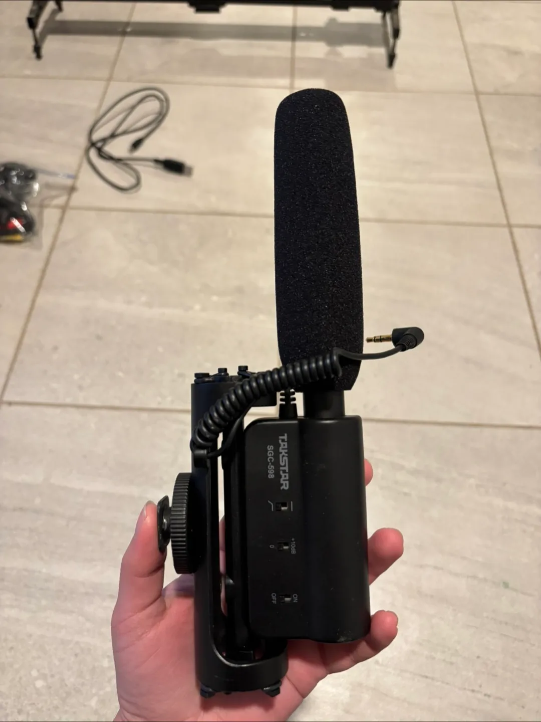Takstar SGC-598 Shotgun Microphone for DSLR/Video Recording thumbnail