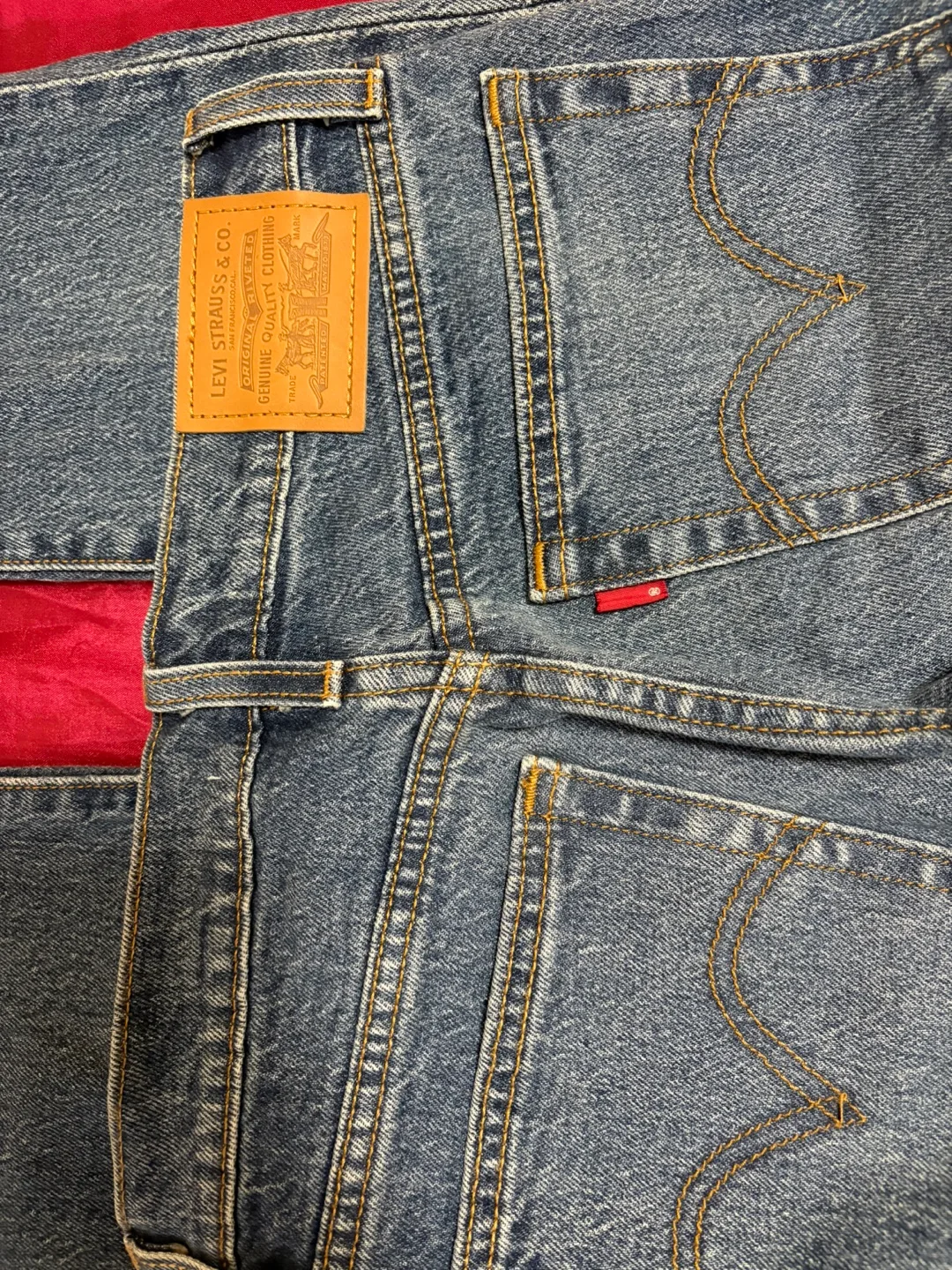 Levi's Wedgie Fit Jeans thumbnail