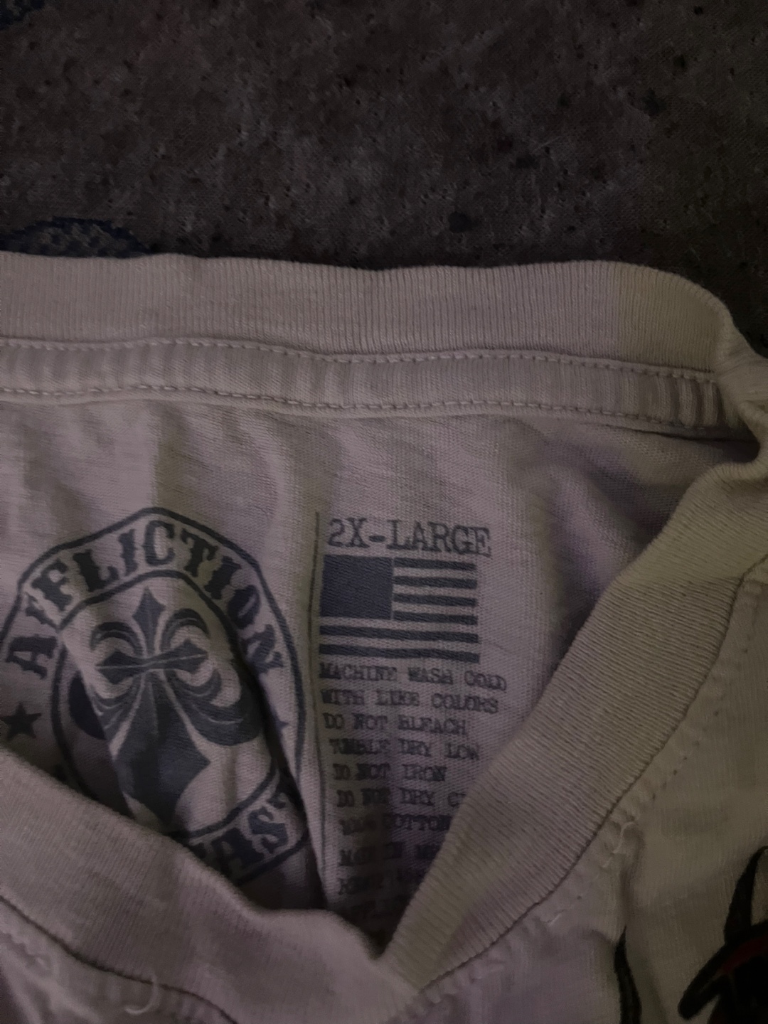 2XL affliction graphic tee fits like large - photo 2