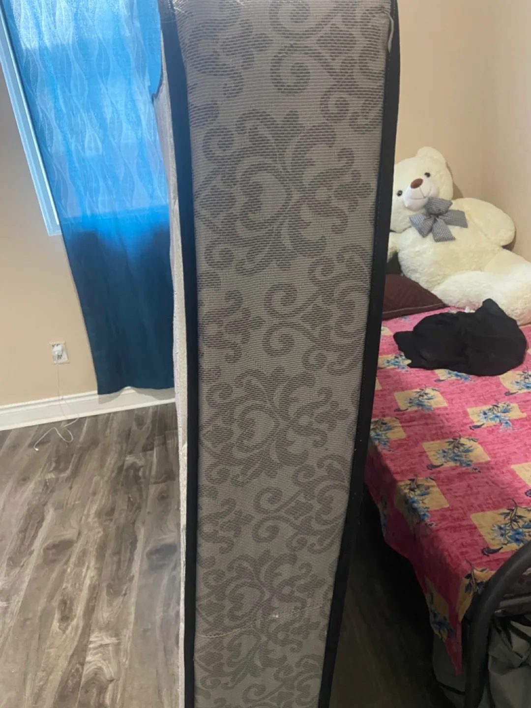 Queen-sized Mattress * 12 Ft *💚 image indicator(2)