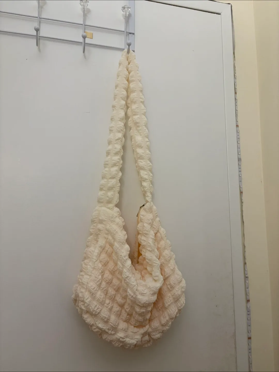 Creamy Textured Shoulder Bag image indicator(2)