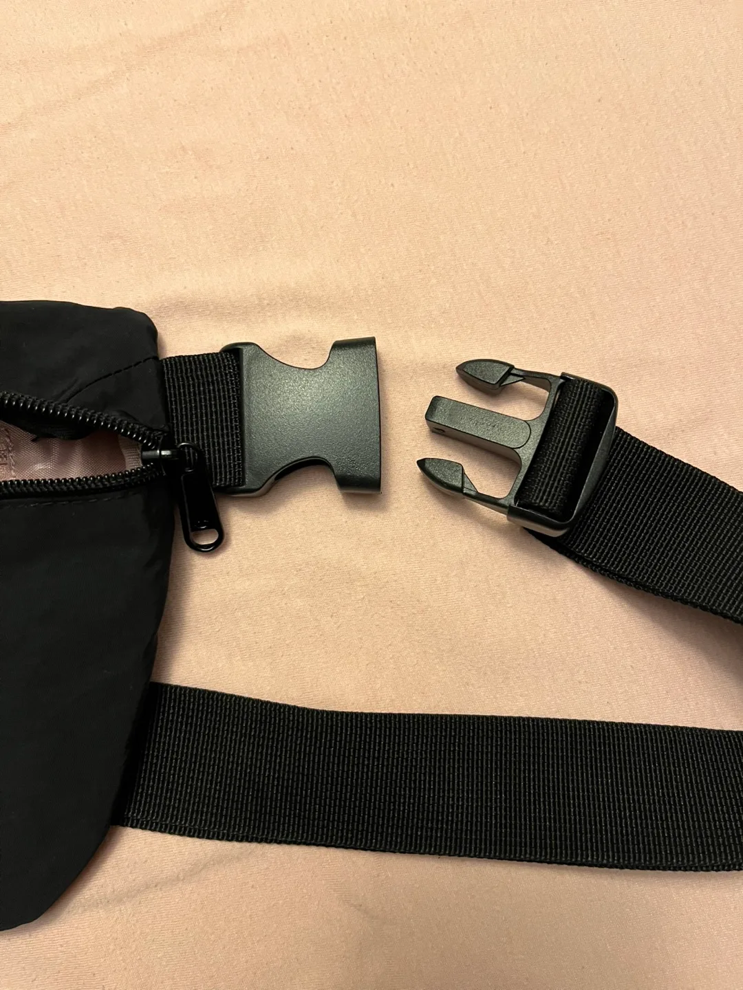 Champion Fanny Pack image indicator(4)