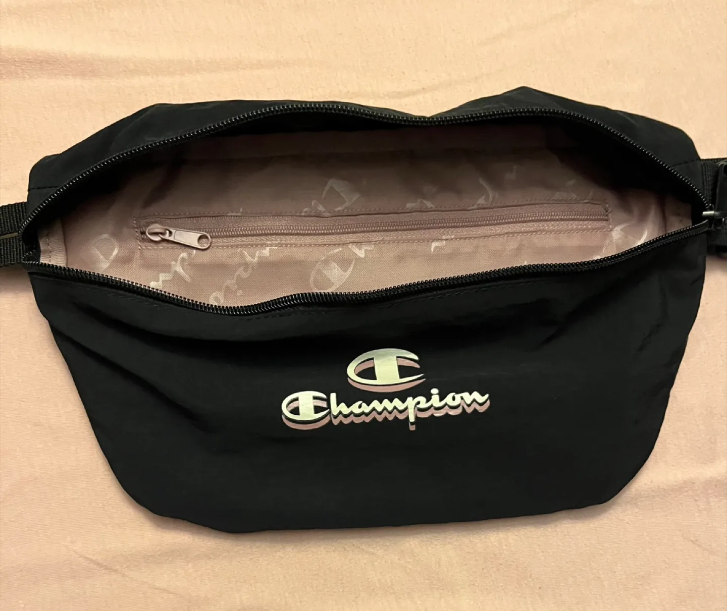 Champion Fanny Pack image indicator(2)