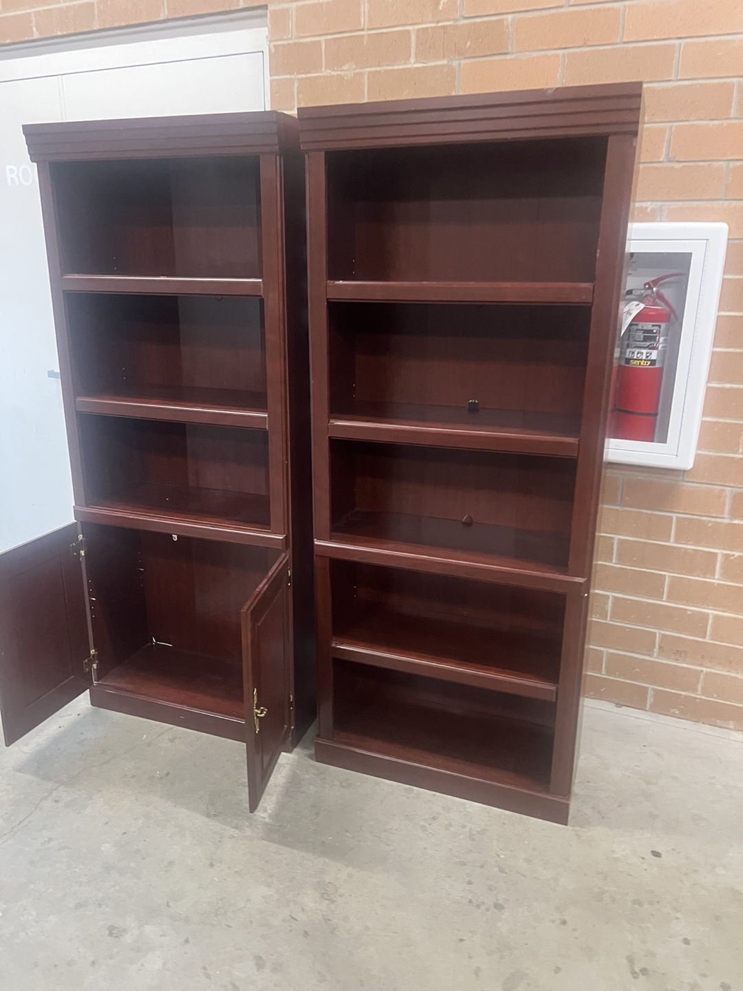 Set of 2 Bookcases - photo 5