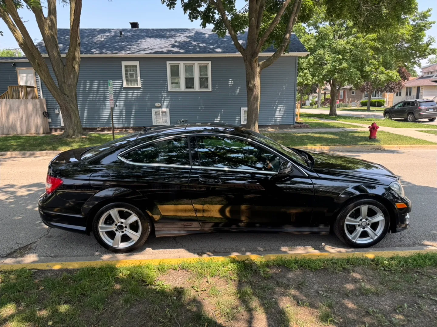 2015 Mercedes-Benz C-Class · C 250 Coupe 2D image indicator(2)