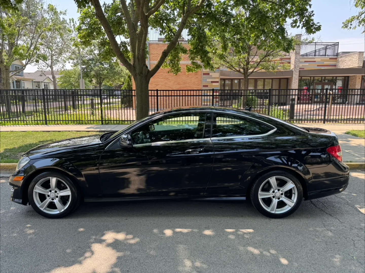 2015 Mercedes-Benz C-Class · C 250 Coupe 2D image indicator(4)